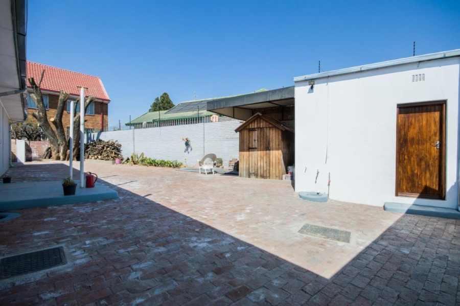 Commercial Property for Sale in Linmeyer Gauteng