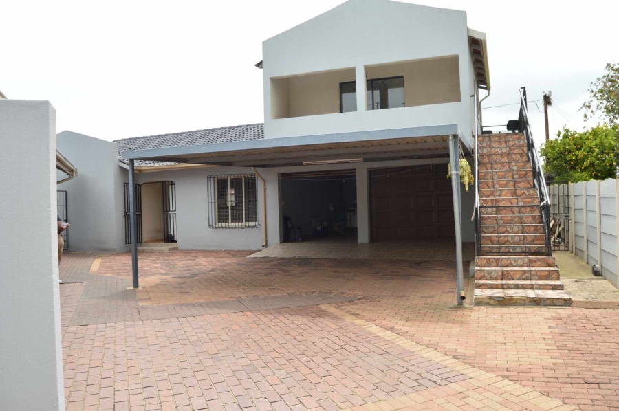 5 Bedroom Property for Sale in Brackendowns Gauteng