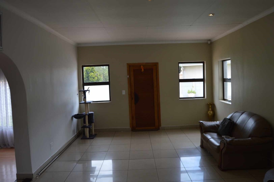 5 Bedroom Property for Sale in Brackendowns Gauteng