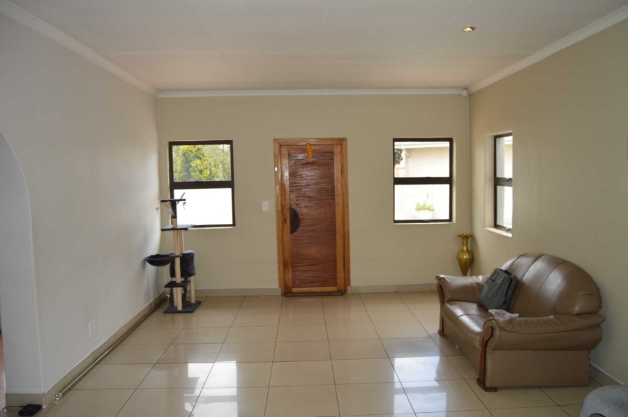 5 Bedroom Property for Sale in Brackendowns Gauteng