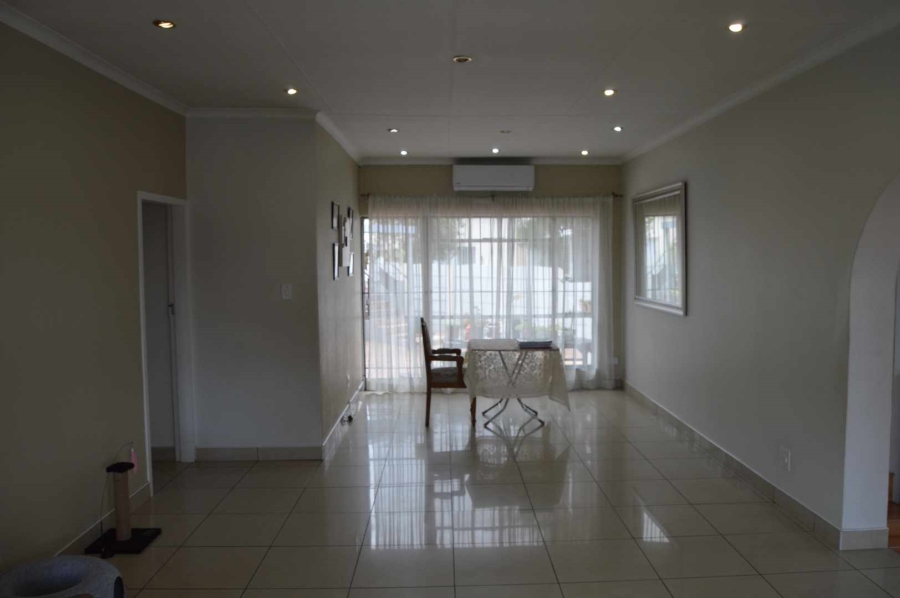 5 Bedroom Property for Sale in Brackendowns Gauteng