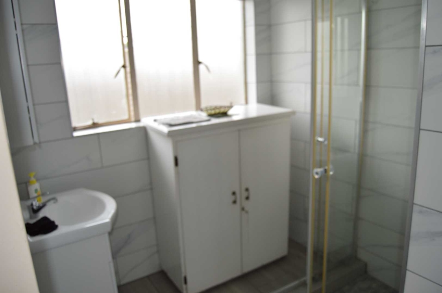 5 Bedroom Property for Sale in Brackendowns Gauteng