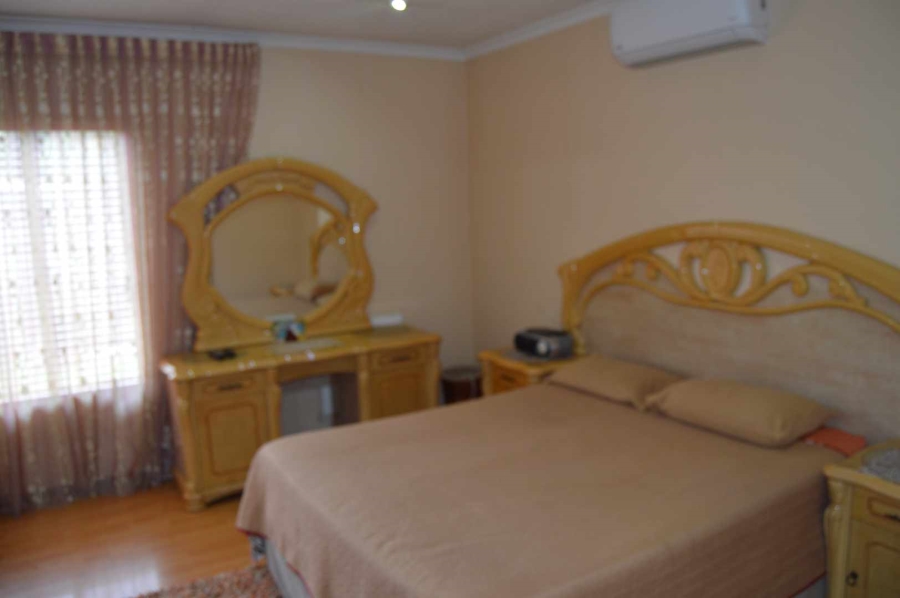 5 Bedroom Property for Sale in Brackendowns Gauteng