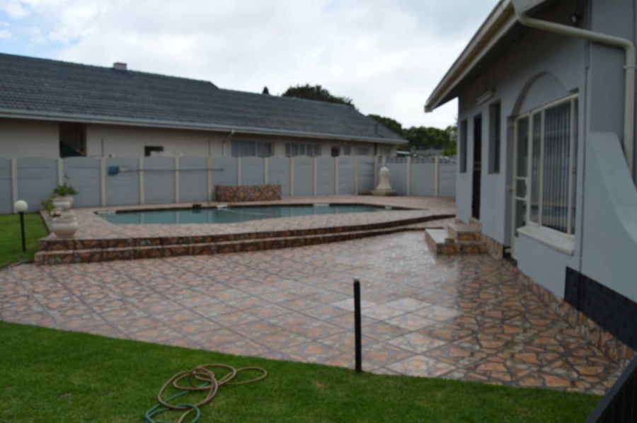 5 Bedroom Property for Sale in Brackendowns Gauteng