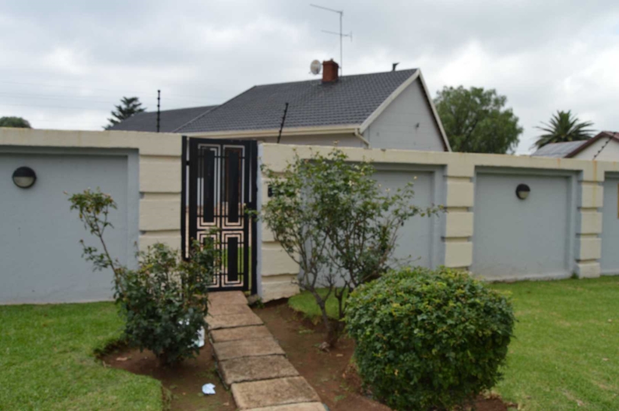 5 Bedroom Property for Sale in Brackendowns Gauteng