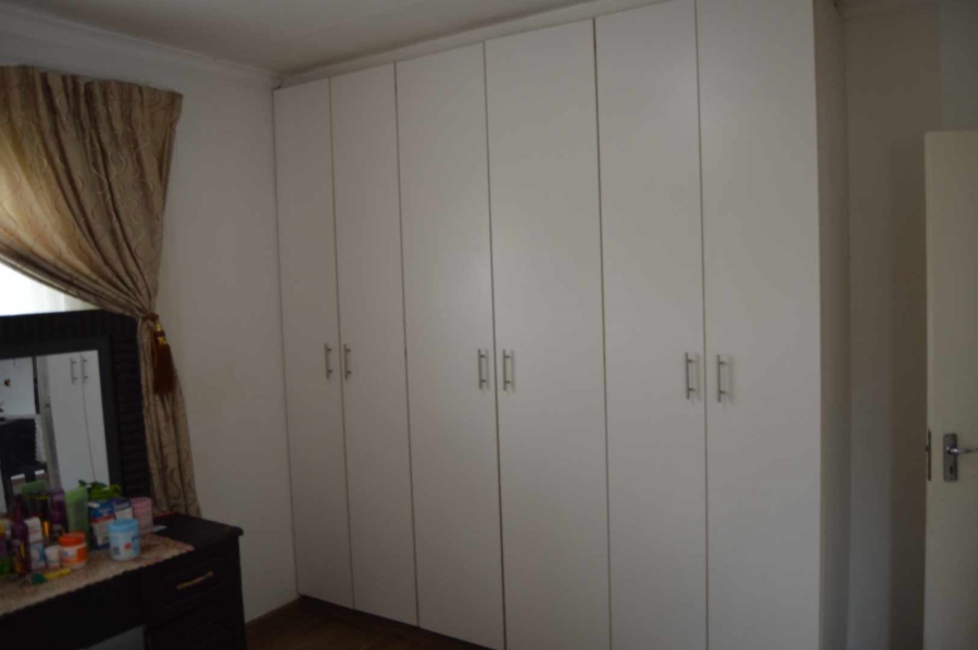 3 Bedroom Property for Sale in Alrode Gauteng