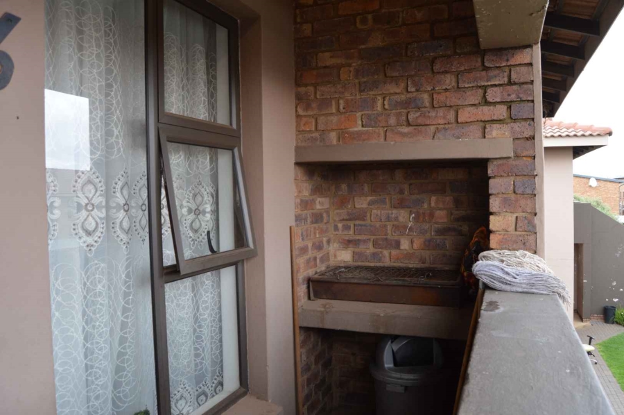 3 Bedroom Property for Sale in Alrode Gauteng