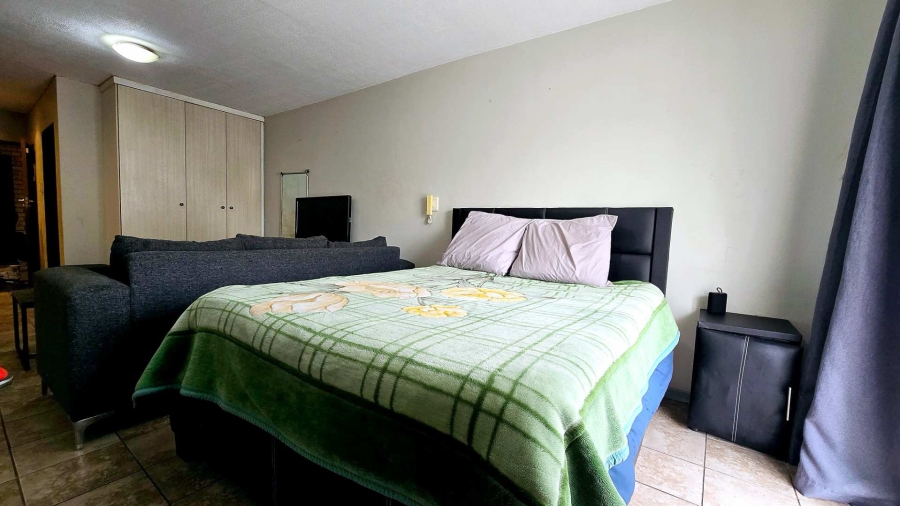 1 Bedroom Property for Sale in Hatfield Gauteng