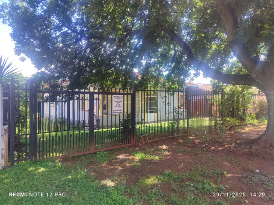3 Bedroom Property for Sale in Mountain View Gauteng