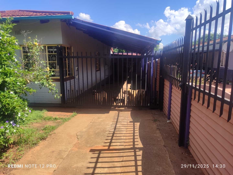 3 Bedroom Property for Sale in Mountain View Gauteng