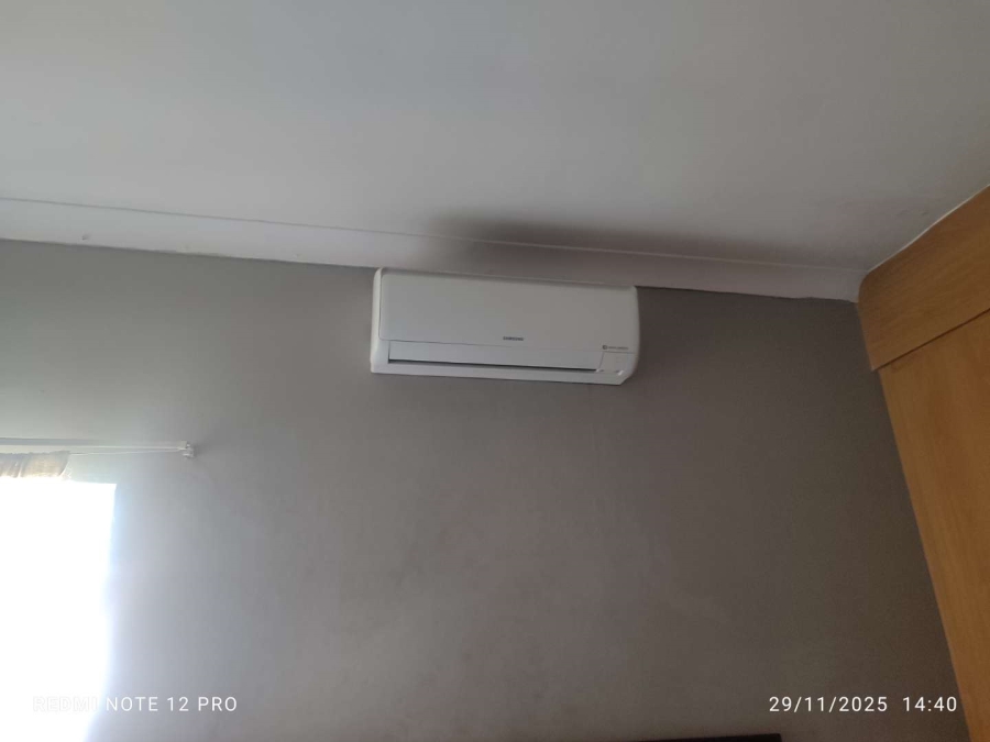 3 Bedroom Property for Sale in Mountain View Gauteng