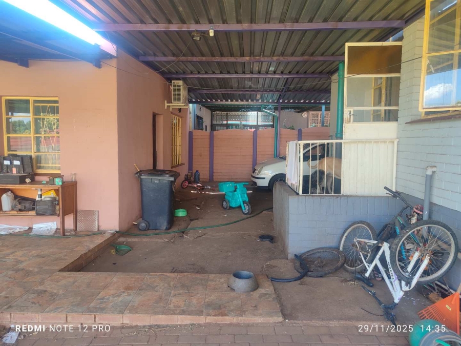 3 Bedroom Property for Sale in Mountain View Gauteng