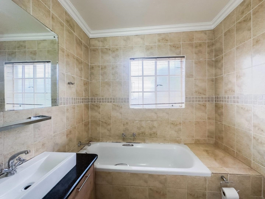 3 Bedroom Property for Sale in Equestria Gauteng