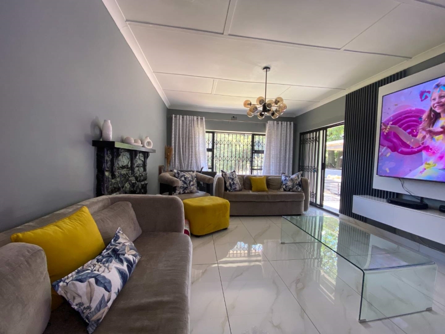 3 Bedroom Property for Sale in Mondeor Gauteng