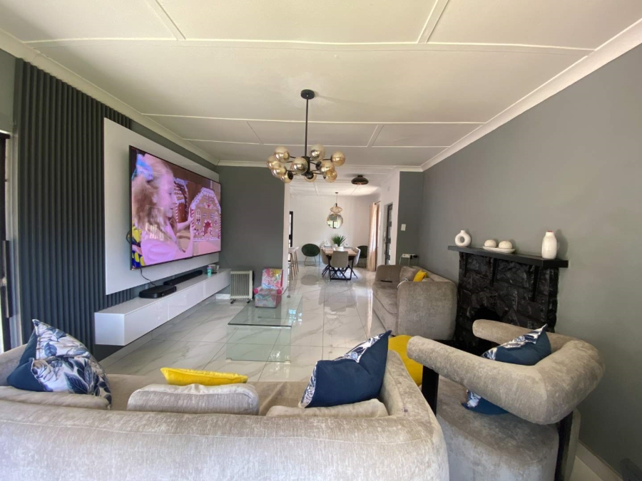 3 Bedroom Property for Sale in Mondeor Gauteng