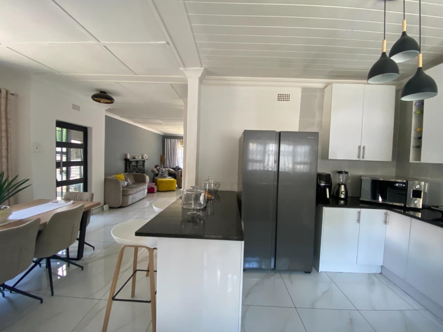 3 Bedroom Property for Sale in Mondeor Gauteng