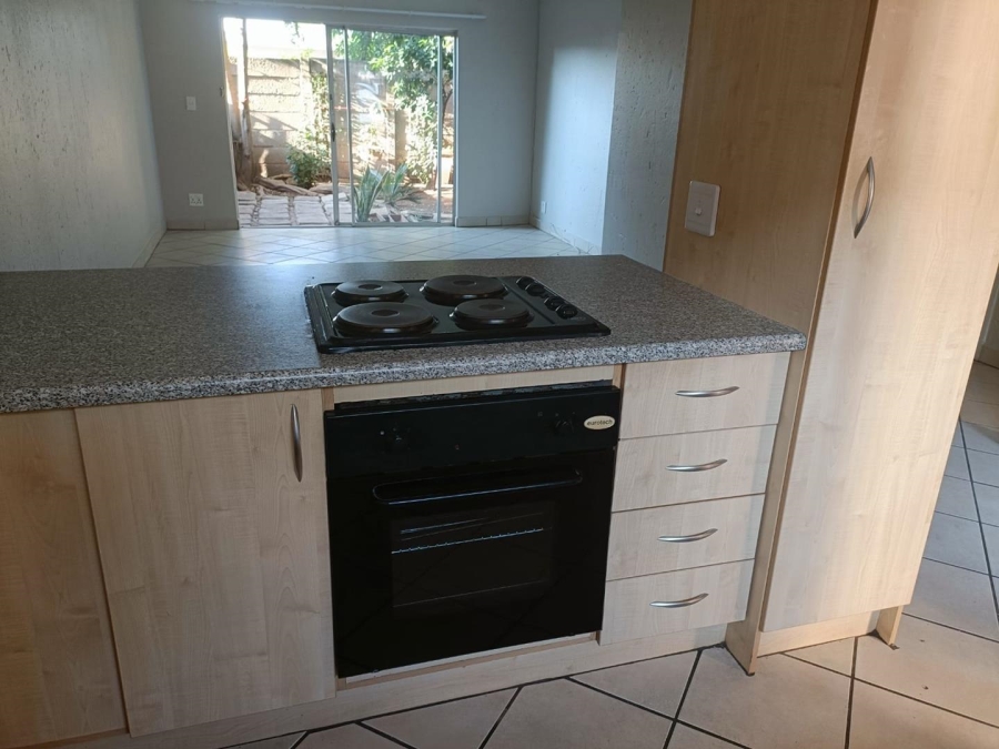 2 Bedroom Property for Sale in Pretoria North Gauteng