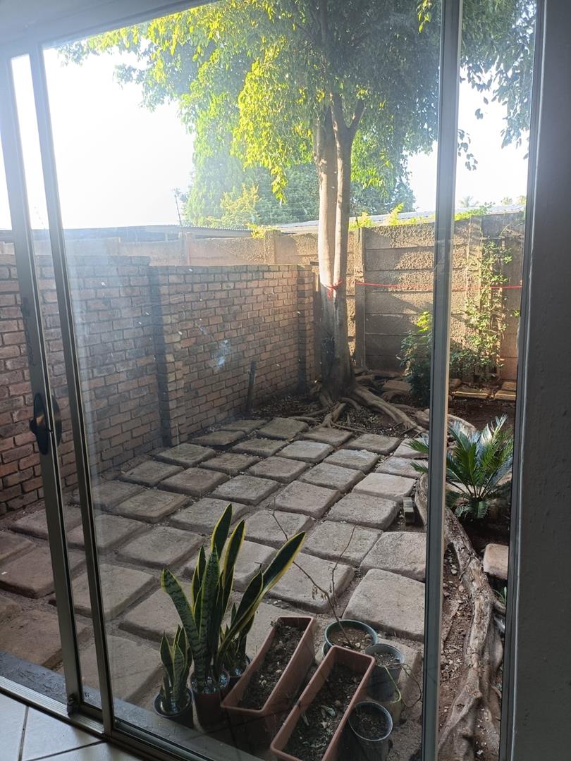 2 Bedroom Property for Sale in Pretoria North Gauteng
