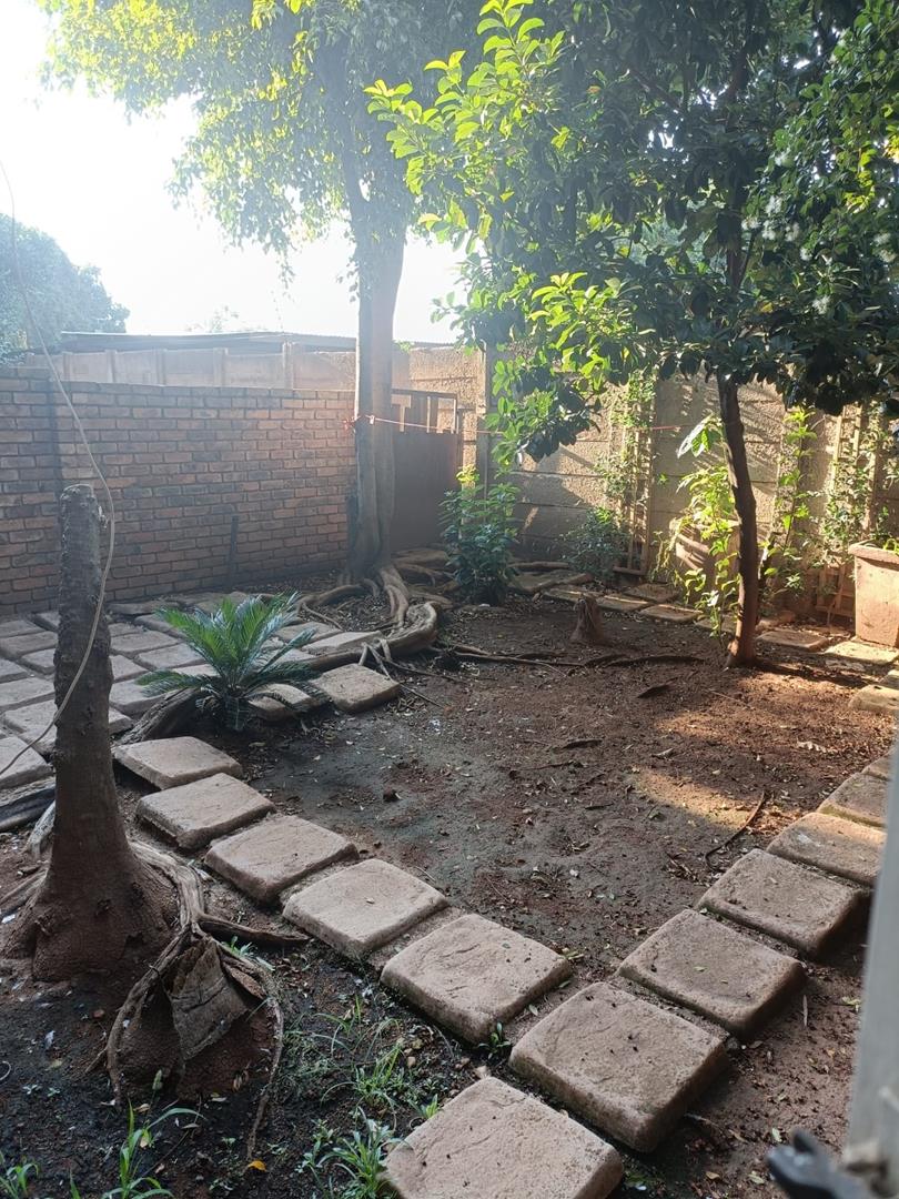 2 Bedroom Property for Sale in Pretoria North Gauteng