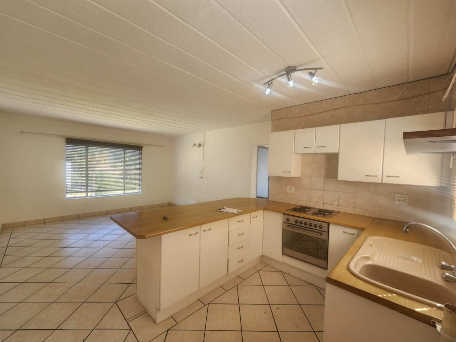 To Let 2 Bedroom Property for Rent in Helderkruin Gauteng