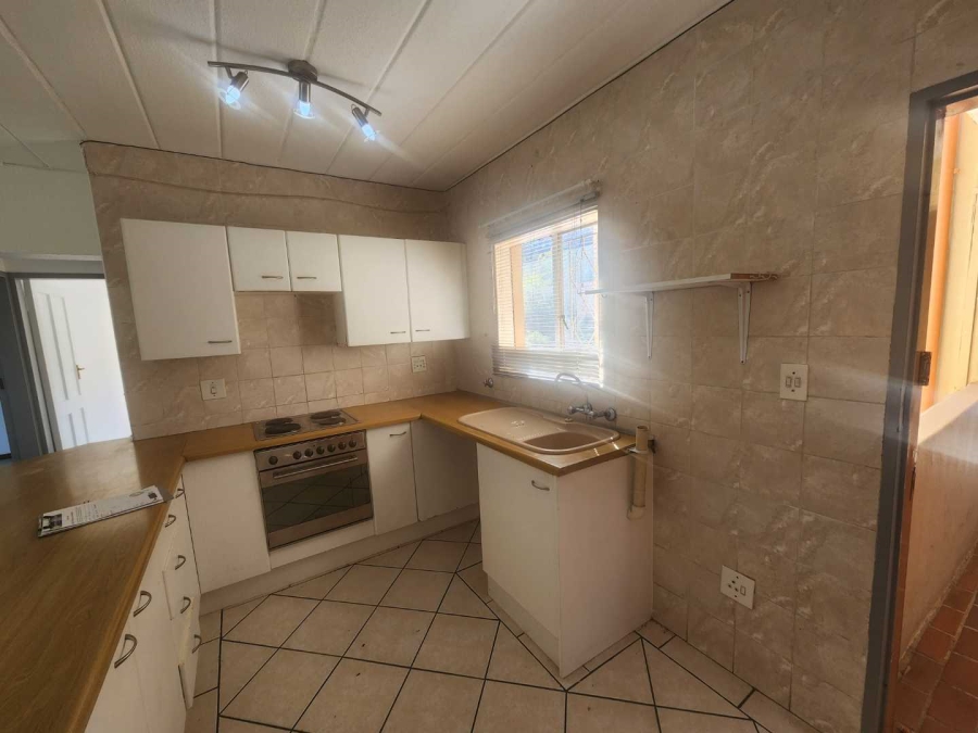 To Let 2 Bedroom Property for Rent in Helderkruin Gauteng