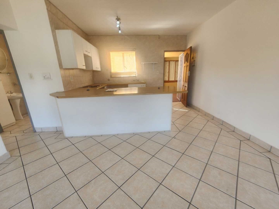 To Let 2 Bedroom Property for Rent in Helderkruin Gauteng