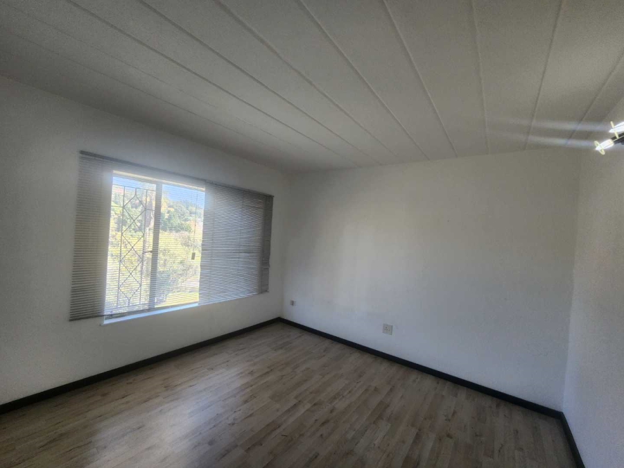 To Let 2 Bedroom Property for Rent in Helderkruin Gauteng