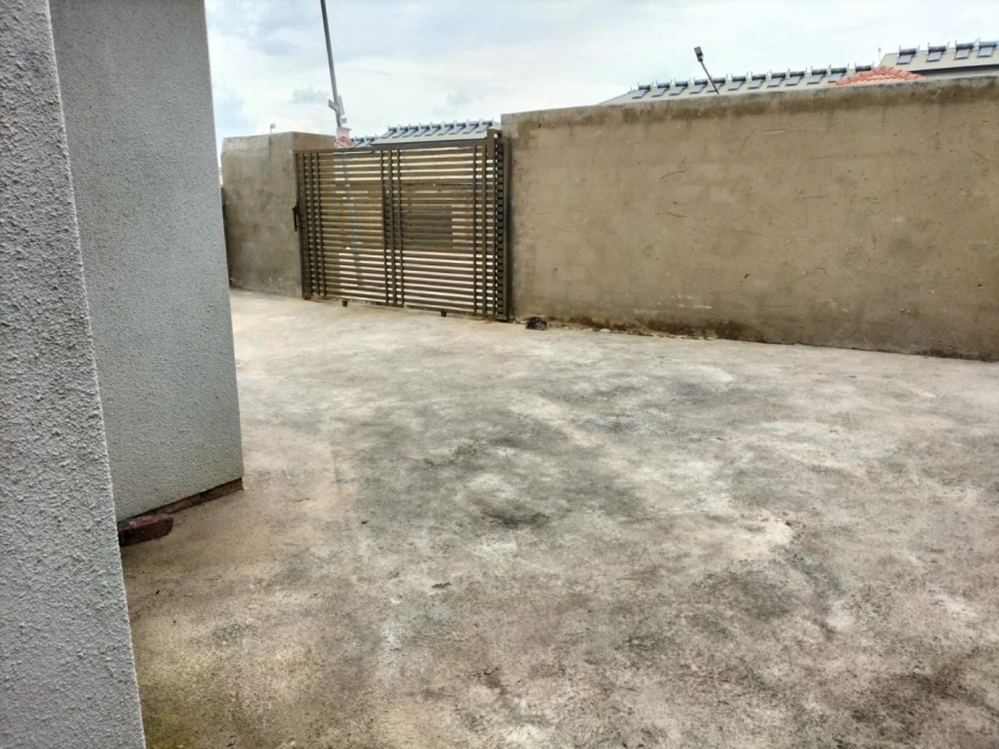 3 Bedroom Property for Sale in Clayville Gauteng