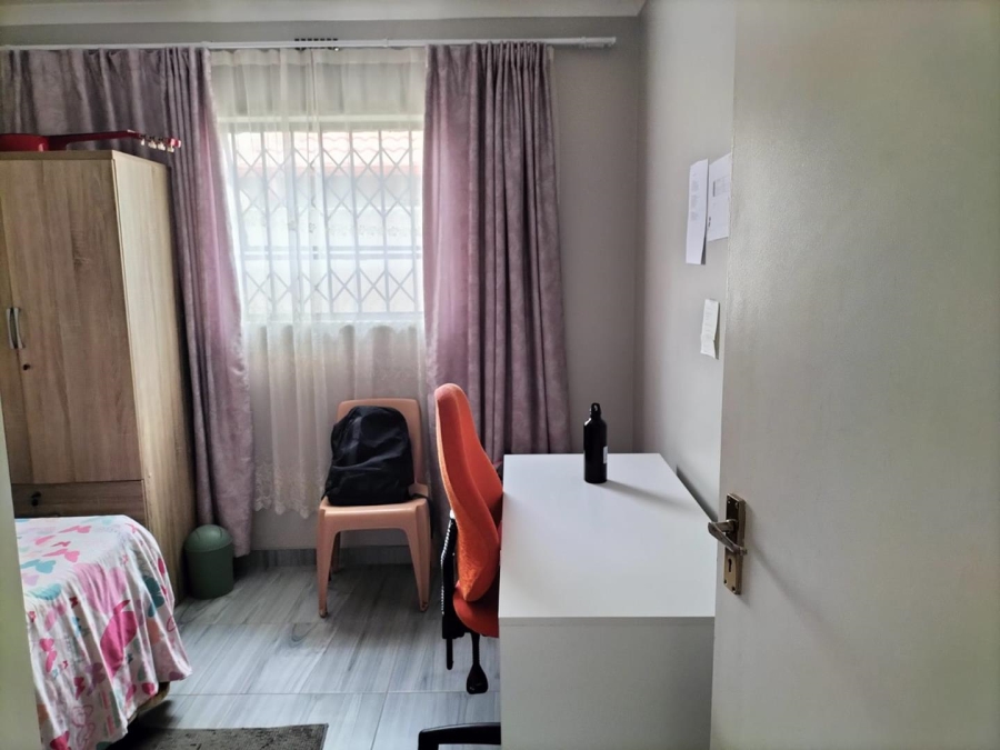 3 Bedroom Property for Sale in Clayville Gauteng