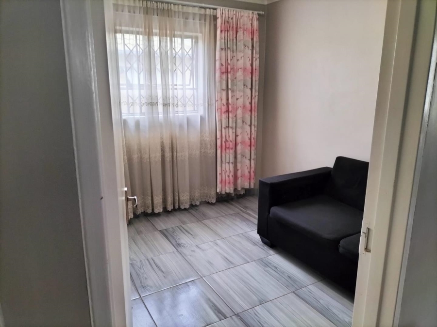 3 Bedroom Property for Sale in Clayville Gauteng