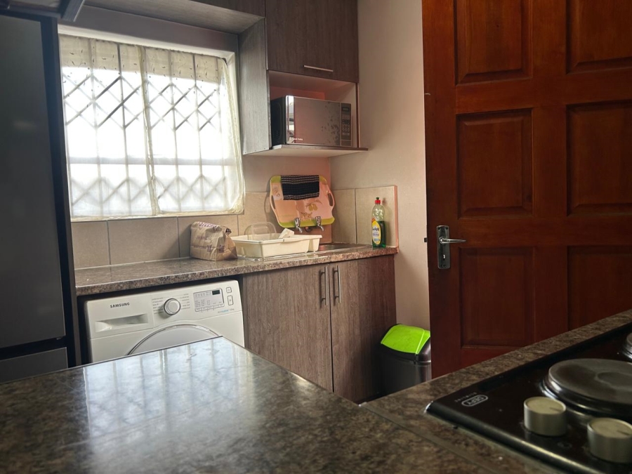 2 Bedroom Property for Sale in Clayville Gauteng