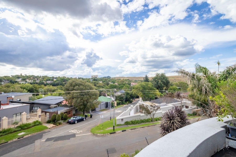 4 Bedroom Property for Sale in Westdene Gauteng