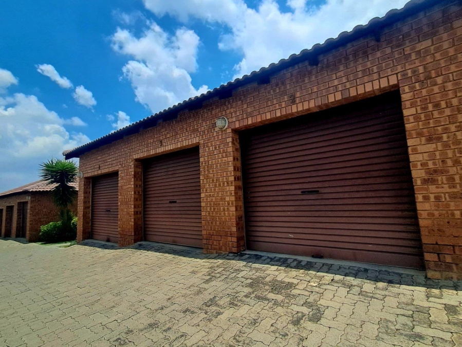2 Bedroom Property for Sale in Meyersdal Gauteng