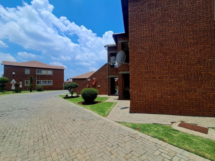 2 Bedroom Property for Sale in Meyersdal Gauteng