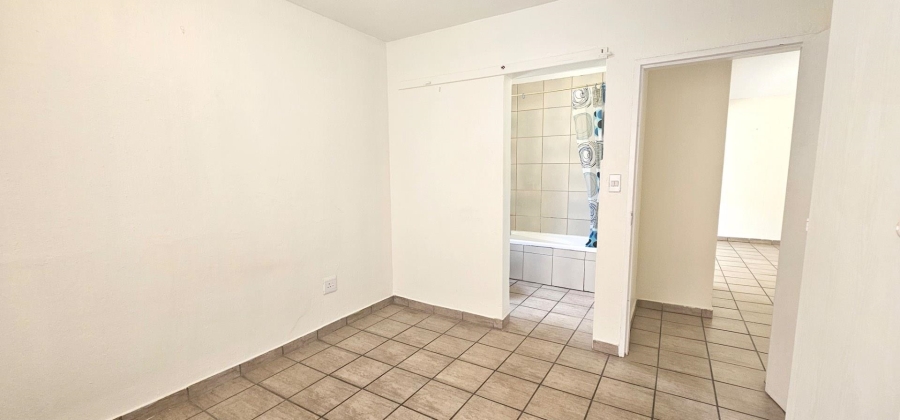 1 Bedroom Property for Sale in Radiokop Gauteng