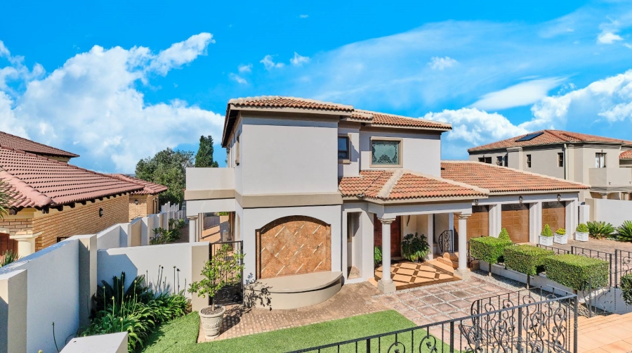 5 Bedroom Property for Sale in Featherbrooke Estate Gauteng
