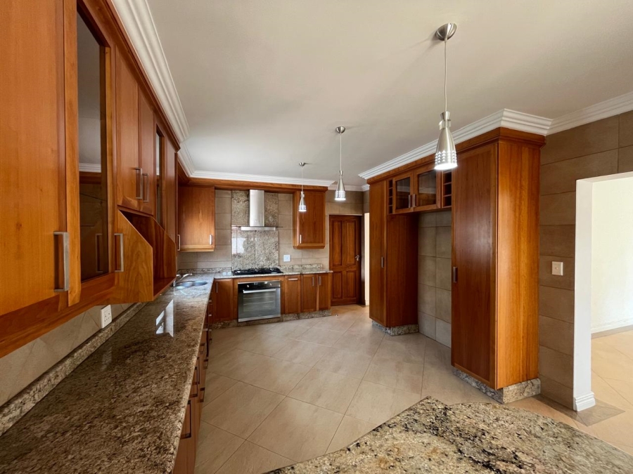 5 Bedroom Property for Sale in Featherbrooke Estate Gauteng