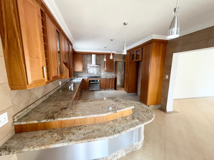 5 Bedroom Property for Sale in Featherbrooke Estate Gauteng