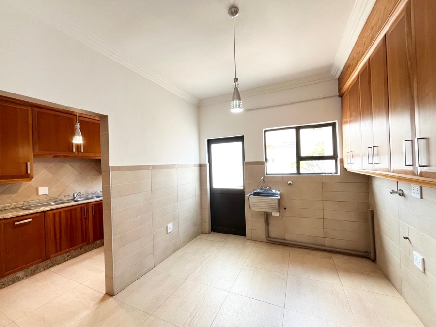 5 Bedroom Property for Sale in Featherbrooke Estate Gauteng