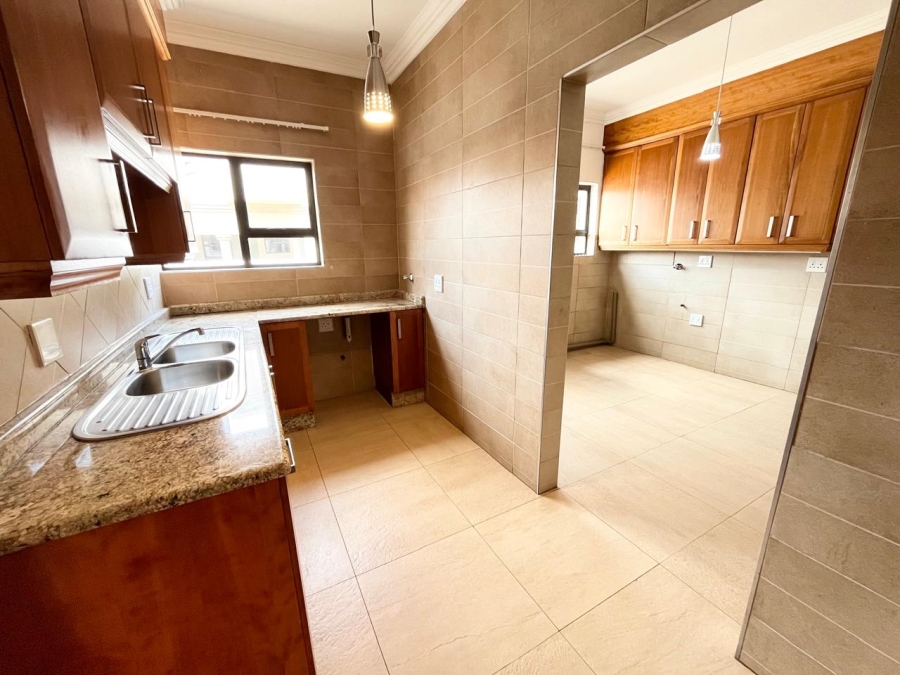 5 Bedroom Property for Sale in Featherbrooke Estate Gauteng