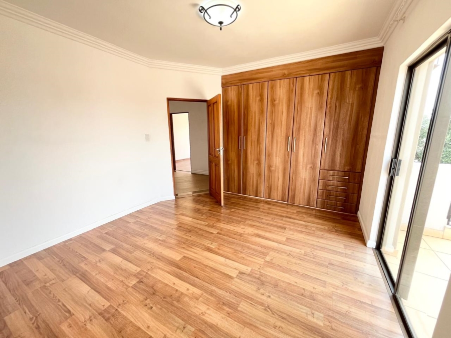 5 Bedroom Property for Sale in Featherbrooke Estate Gauteng