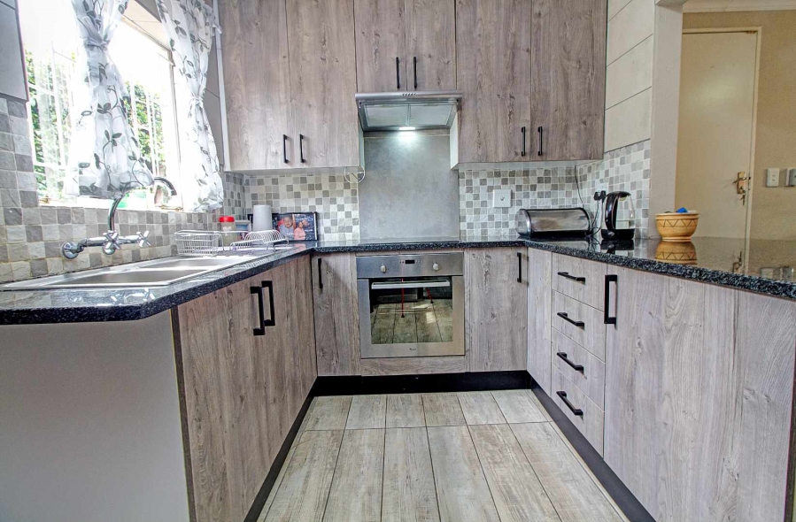 3 Bedroom Property for Sale in Wilgeheuwel Gauteng