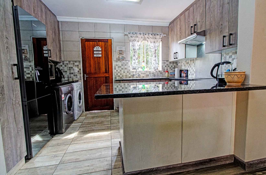 3 Bedroom Property for Sale in Wilgeheuwel Gauteng