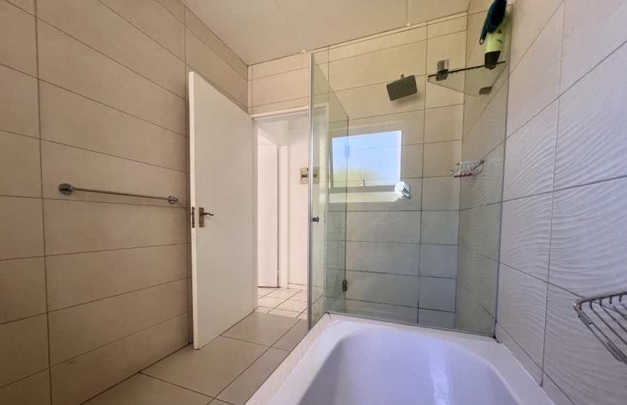 2 Bedroom Property for Sale in Broadacres Gauteng