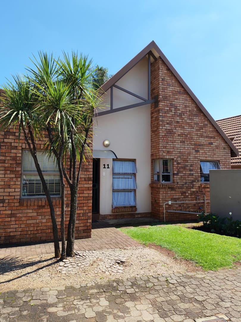 2 Bedroom Property for Sale in Eldoraigne Gauteng