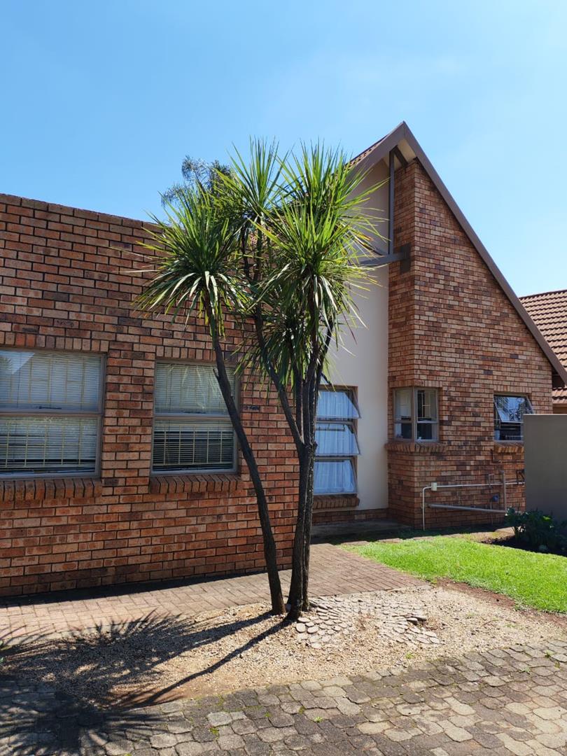 2 Bedroom Property for Sale in Eldoraigne Gauteng