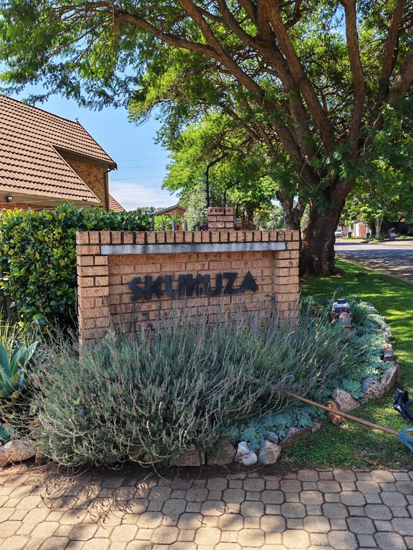 2 Bedroom Property for Sale in Eldoraigne Gauteng