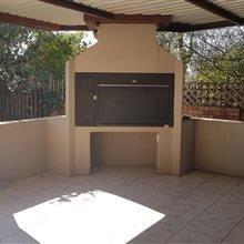2 Bedroom Property for Sale in Eldoraigne Gauteng