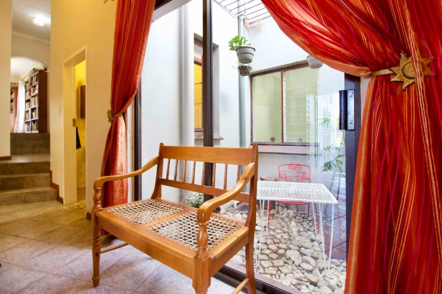 3 Bedroom Property for Sale in Die Hoewes Gauteng