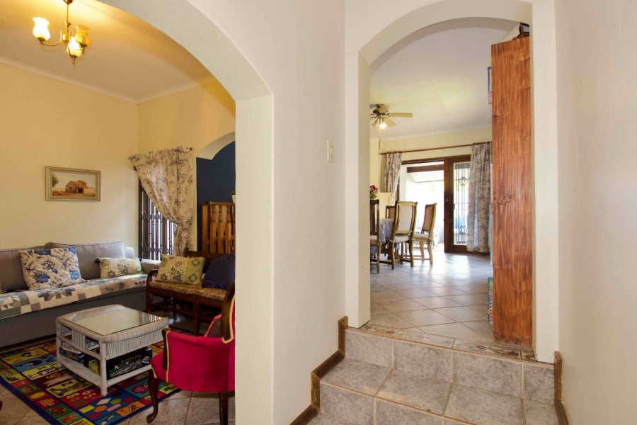 3 Bedroom Property for Sale in Die Hoewes Gauteng